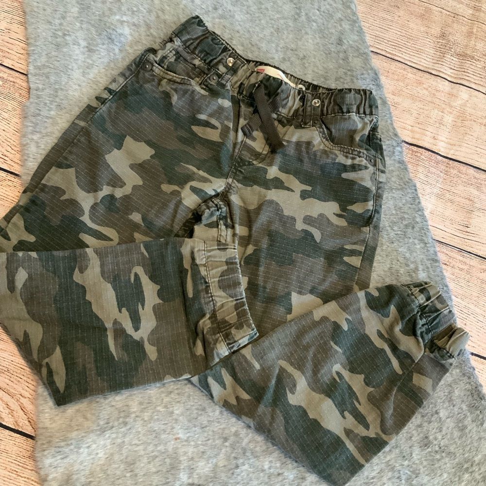 Levi's Kids Camo Print Joggers Size 7